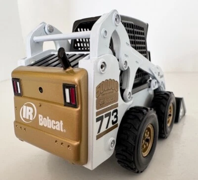 Minicargadora Bobcat 773 1:25 edición limitada oro 500K 6901256G #1131 Foto 1 de 4