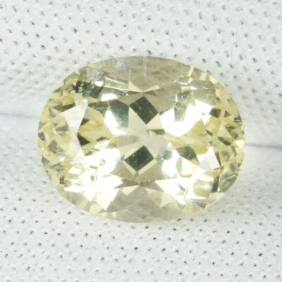 3.75  ct TOP LUSTROUS -  NATURAL YELLOW LABDORITE   ANDESINE - Oval See  DR - Image 1 of 2