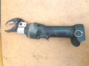 Greenlee Gator  Cordless Cutter ES32x, No Battery! - Picture 1 of 5