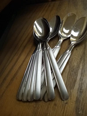 J A Henckels Acero Inoxidable SYNERGY 7 5/8" Cucharas Soperas Ovaladas (Juego de 11) Foto 1 de 3