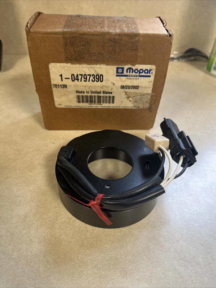 Mopar 04797390 AC Compressor Bobina de Embreagem Estator Novo Estoque Antigo - Imagem 1 de 4