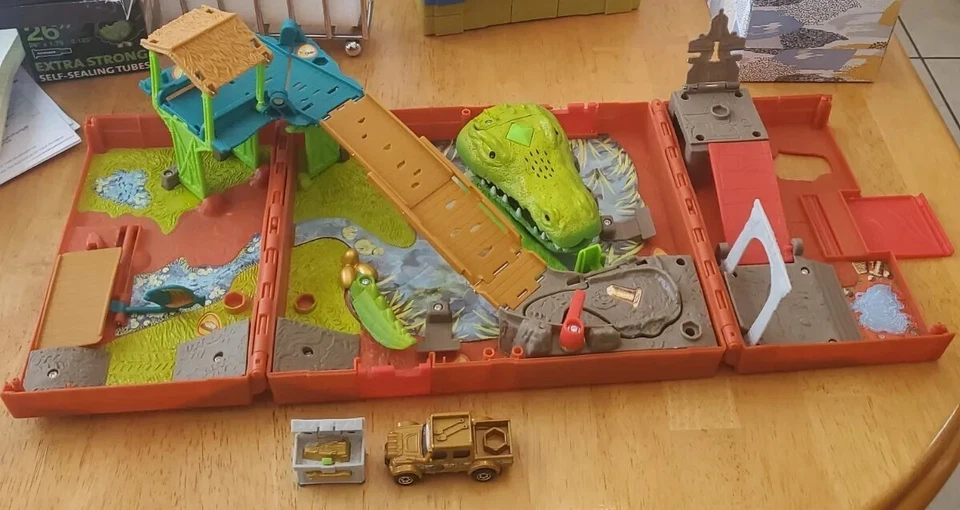 Matchbox CROC ADVENTURE Pop Up Play Set Case Toy Mattel w/ Vehicle - Image 1 of 4