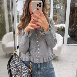 ZARA: Cardigan grigio in maglia con volant: 2756/114: acquirenti nel Regno Unito_Ottienilo più velocemente!! - Foto 1 di 4
