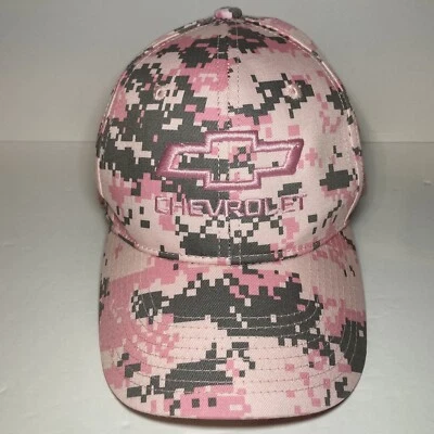 PAJARITA CHEVROLET MARRÓN Y ROSA CAMUFLAJE DIGITAL TAPA ESTRUCTURADA PAJARITA BORDADA Foto 1 de 4
