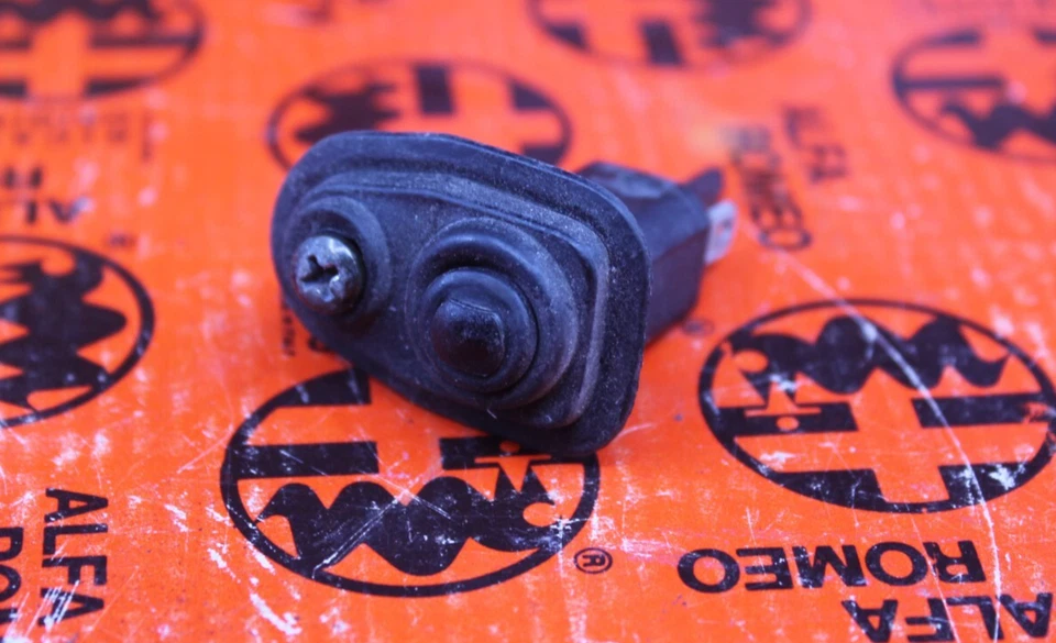 Interruptor de luz de puerta Alfa Romeo Spider OEM 86-94 Foto 1 de 4