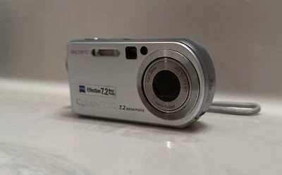 SONY CyberShot DSC-P200 Digital Camera 7.2 MP - Silver - TESTED - Image 1 of 4