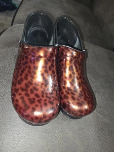 DANSKO Black/Brown Leopard Patent Leather DANSKO "PROFESSIONAL" Clogs 41 See Pix - Picture 1 of 8