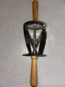 Stainless Steel Croissant Dough Cutter R1012 Tool Kitchen Cuisine Internationale - Picture 1 of 7