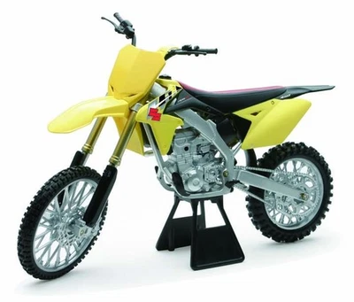 Newray Toys 49473 1:6 Scale Racer Replica - 2014 SUZ RM-Z450 - Image 1 of 3