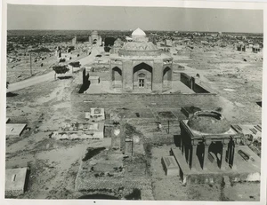 A27 A2702 - Makli Gräber bei Thatta, Sind, Pakistan - Bild 1 von 2