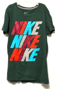 Nike Sz Small Slim boys short sleeve shirt Green Logo Drift Graphic Tee - Picture 1 of 4