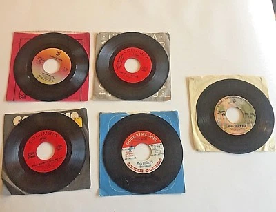 5 45rpm Records - Eydie Gorme, Paul Revere, Hamilton/Frank, Bob Scoobey (#113) - Image 1 of 4