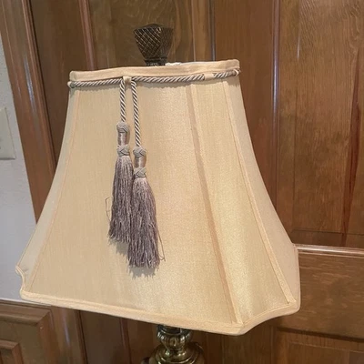 Pantallas de Lámpara Personalizadas Rectangulares 8 Paneles Dorado Trenzado y Borlas 2 Disponibles Foto 1 de 4