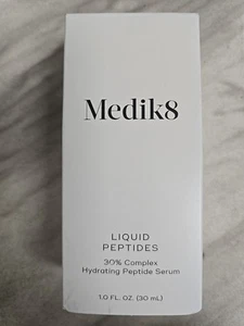 Medik8 Peptidi Liquidi - Siero Multipeptidico Rigenerante - Leviga le Rughe - Foto 1 di 2