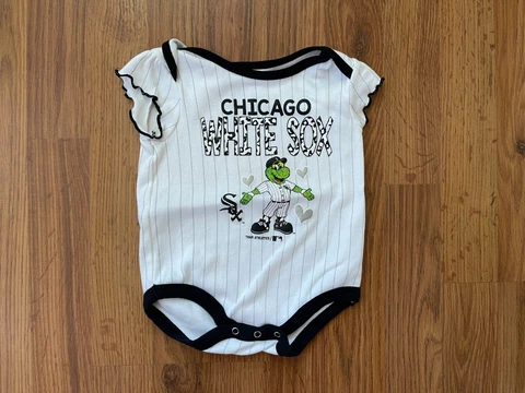 Chicago White Sox SOUTHPAW MASCOT MLB BASEBALL Girls Size 3-6M Baby Body Suit! Cover