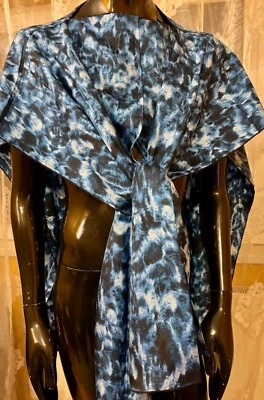 Capa de sarga de seda con estampado de poncho Burberry nueva auténtica Foto 1 de 4