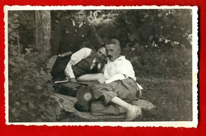 HOMBRE Y FONÓGRAFO GRAMÓFONO FOTO VINTAGE POSTAL 1616 - Imagen 1 de 2