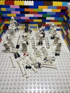 Lego Skeleton Horse & Minifigure Lot Army Builder Bones Some Yellowing See Photo - Picture 1 of 9