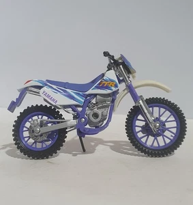 Motocicleta Maisto 1:18 YAMAHA TTR250, metal fundido a presión. Usado - Imagen 1 de 5