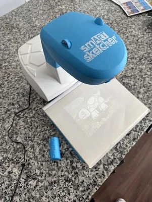 Smart Sketcher Projector Learn to Draw Project & Sketch w Adapter & 1 Cards - Image 1 of 4