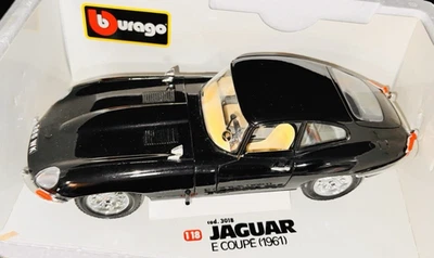 Черная литая модель автомобиля купе Jaguar E-type Bburago 1961 года масштаба 1:18 - Изображение 1 из 4