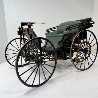 Franklin Mint 1:8 1893 Duryea First Horseless Carriage Car B11A190 With Box - Image 1 of 4
