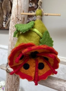 Wild Woolies Felt Birdhouse Red Flower Handmade Felted dZi FolkArt - Picture 1 of 7