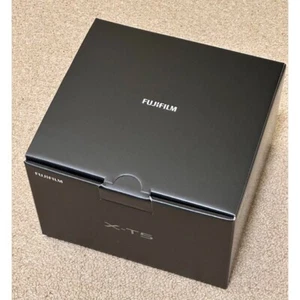 Fujifilm X-T5 Mirrorless Digital Camera Body Black 40.2MP From JAPAN #MB702 - Picture 1 of 15