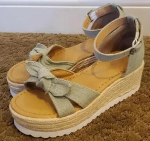 Girls Falls Creek LAYDIE Light Denim Espadrille Platform Sandals Size 13 1 2 NWT - Picture 1 of 1