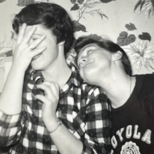 O1 Women Acting Silly Holding Up Hand Hiding Face Shy Mystery Woman 1950's - Picture 1 of 3