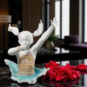 Figurina Lladro in pensione "Eccomi!" 01009194 - Foto 1 di 4