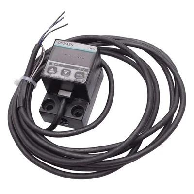 Panasonic DP2-42N SUNX Digital Pressure Sensor, 12-24VDC, NPN 1-5VDC, 1.0MPa Max - Image 1 of 4
