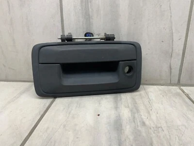 Manija de puerta trasera negra GM OEM 2014-2016 Chevrolet Silverado 1500/GMC Sierra 1500 Foto 1 de 4