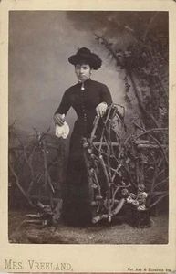 A BEREAVED WOMAN IN THE WOODS IN McPHERSON, KS -FEMALE PHOTOGRAPHER, CAB CARD - Picture 1 of 2