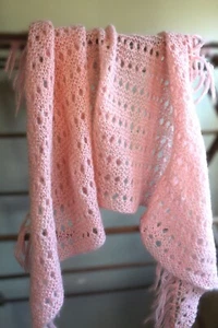 Hand Knit Mohair Yarn Shoulder Shawl Wrap Scarf Shell Pink Triangular Fringed - Picture 1 of 5