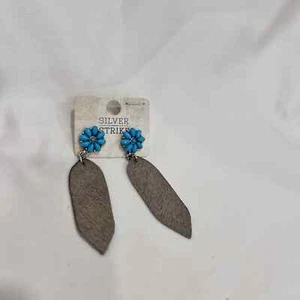 Silver Strike Feather Cowhide Earrings With Beautiful Tuquoise Blossoms - Picture 1 of 6