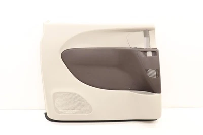 Chrysler Pacifica 2017-2022 panel de moldura de puerta trasera izquierda OEM 5RP651D2AF MARRÓN_ELG2 Foto 1 de 4