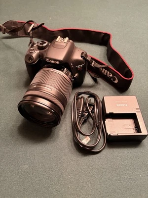 Canon EOS Rebel T2i DSLR Camera with EF-S 18-200mm f /3.5-5.6 w/64GB memory card - Image 1 of 4