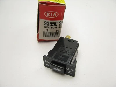 全新 - 原始设备制造商手套盒后备箱盖释放开关 适用于 2007-09 起亚 Amanti 935503F005 — 第 1/4 张图片