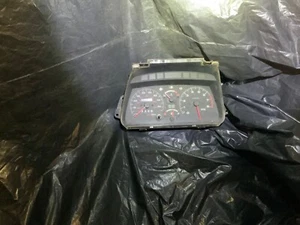 1989 - 1995 Suzuki Sidekick Gauge Cluster (I3) - Foto 1 di 3
