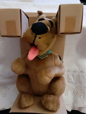 NEW 2003 SCOOBY-DOO PLUSH BATTERY OPERATED FM RADIO by Equity WITH BOBBING HEAD - Image 1 of 2