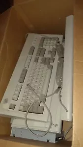 52G9700, 92F0332, 52G9658 IBM PS/2 KEYBOARD - Picture 1 of 6