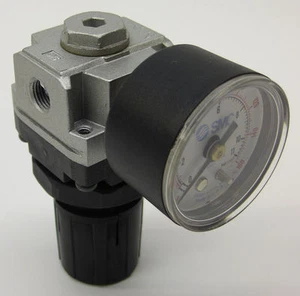 Regulador NAR serie SMC NAR2000-N01, 0,05-0,85 MPa, 1/8" NPT con calibre - Imagen 1 de 7