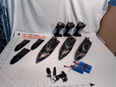 DF Models RC Rennboot AVANTI BL V2 brushless 3 Stück B-Ware für Bastler No. 3630 - Bild 1 von 4