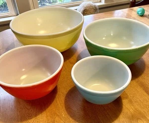 First Set Of 4 Primary Color Pyrex Bowls 1940’s Marked T.M. Reg. U.S. Pat. Off. - Picture 1 of 17