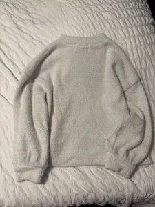 Lightly Used Girls Size L (10-12) White Polyester Long-Sleeve Old Navy Sweater - Picture 1 of 3