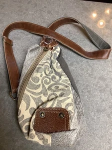 MYRA SCHULTERTASCHE SLING BAG ~ NEUZUSTAND - Bild 1 von 9