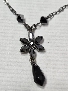Small black flower pendant Next necklace - Picture 1 of 5
