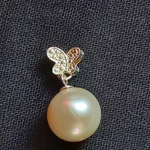 12mm White Pearl Set With 925 Sterling Silver Butterfly Bail - Picture 1 of 5