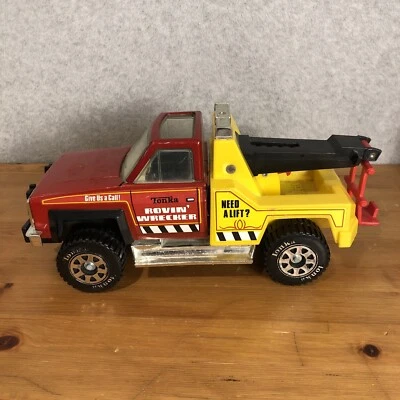 Vintage Tonka Rovin Wrecker Chevrolet Toy Tow Truck Model 51071 (1983) - Image 1 of 4